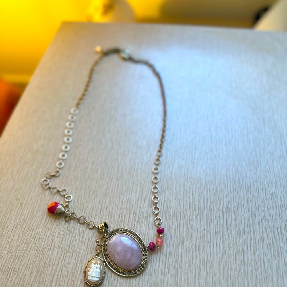 Vintage Y2K Boho Elegant Pink and Silver Pendant Necklace